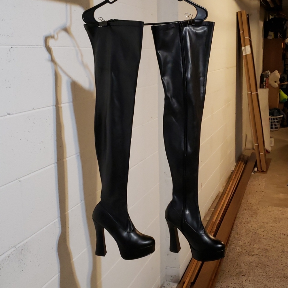 Sexy thigh high boots black size 8